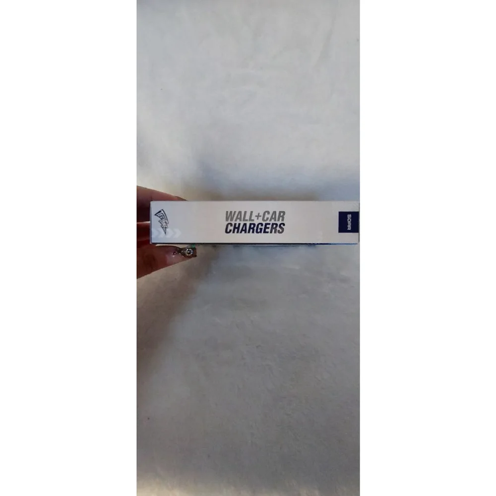 Go Dawgs! Unisex SOAR Wall+Car Chargers White Red